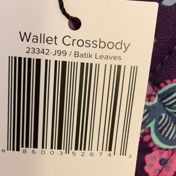 Small Trimmed Vera in Batik Leaves with matching Crossbody Wallet. - Picture 10 of 10